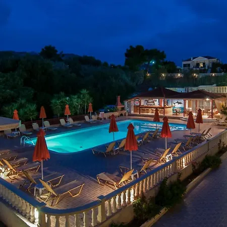 Makis Hotel *