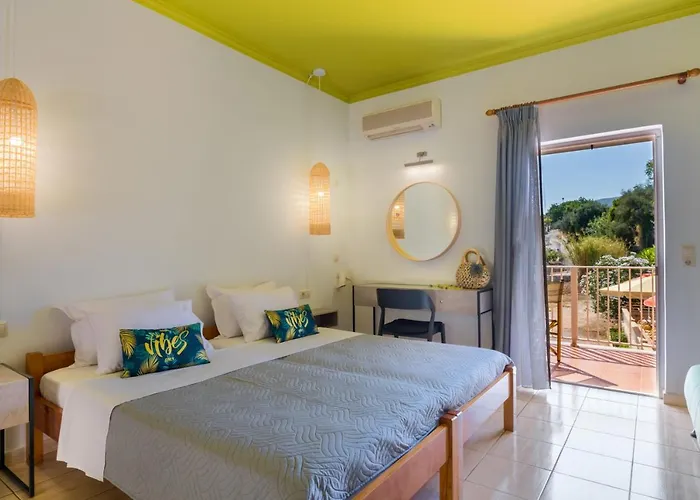 Makis By La Skala Vista *