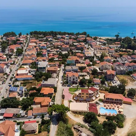 Makis By La Skala Vista