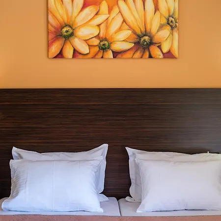 Hotel Makis *